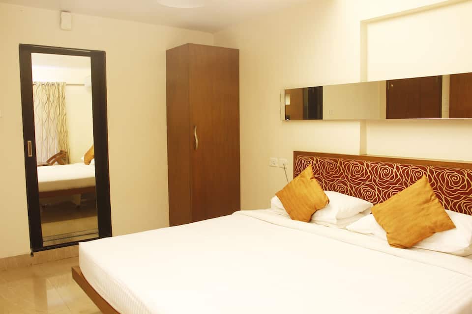 Deluxe Bedroom